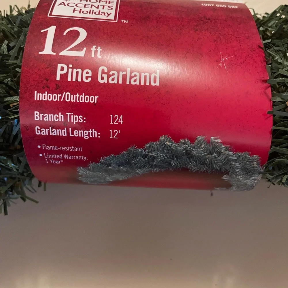 Home accents, holiday 12 foot Christmas pine garland